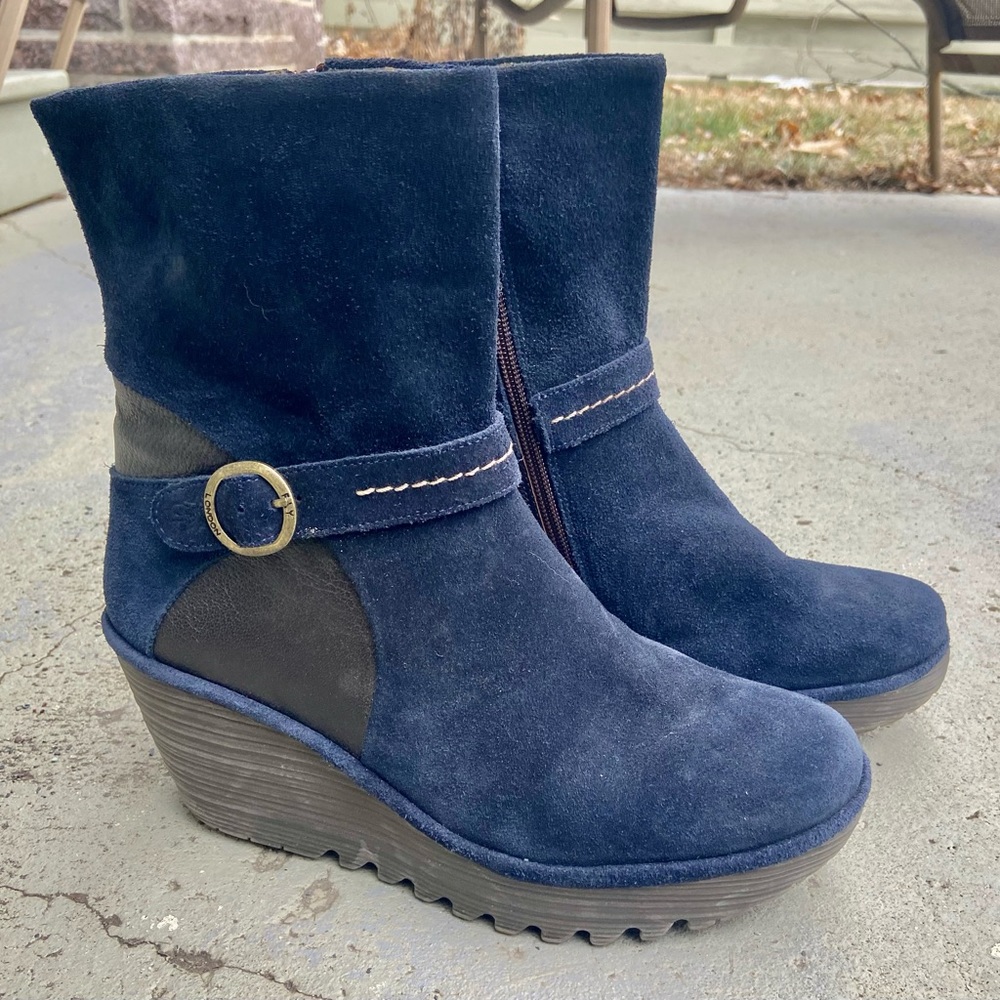 Fly London Yome Suede and Leather Navy Wedge boot size 41